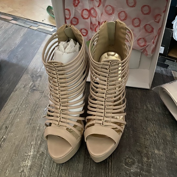 Women’s shoes - Picture 4 of 4